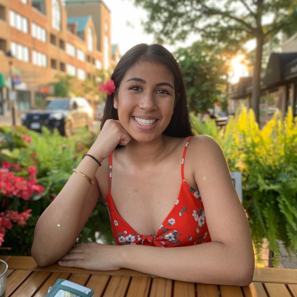 Meet your Posher, Sirena - Picture 1 of 1